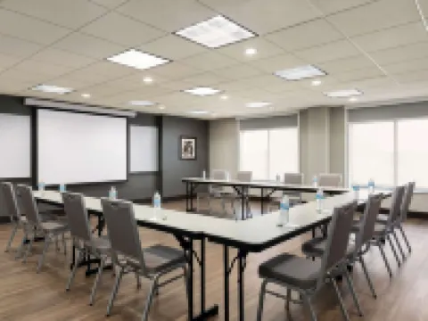 Wingate by Wyndham Cincinnati/Blue Ash Hotels in Blue Ash