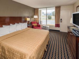 Days Inn by Wyndham Charlotte Airport North