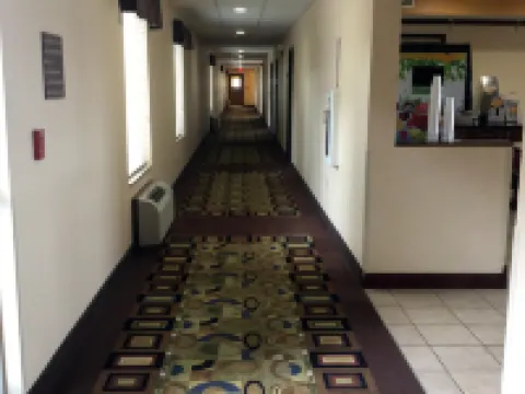 อเมริกาส์เบสต์แวลลูอินน์ เซนต์โรเบิร์ต โรงแรมในSaint Robert