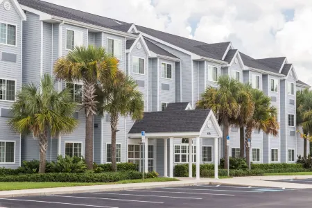 Microtel Inn & Suites by Wyndham Spring Hill/Weeki Wachee Отели рядом с достопримечательностью «Уики Уэши Спринг»