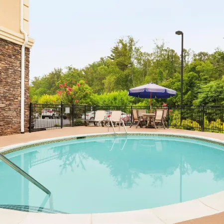 Country Inn & Suites by Radisson, Asheville West Near Biltmore