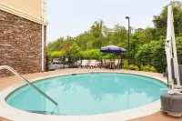 Country Inn & Suites by Radisson, Asheville West Near Biltmore - Pools