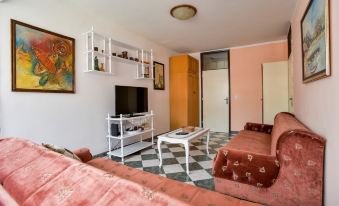 Flat 3 Min to Beach w Terrace in Budva Old Town