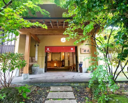 Shirataki Hotel โรงแรมในโคะโกะโนะเอะ