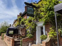 Cowpers Oak Hotel di Stoke Goldington