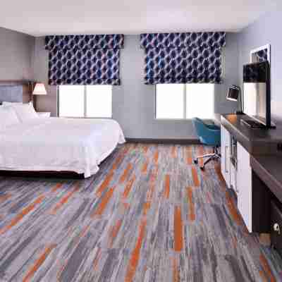 Hampton Inn & Suites Legacy Park-Frisco Rooms