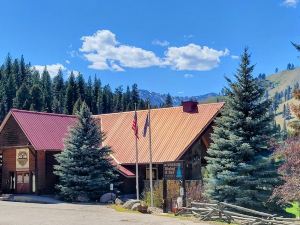 Southfork Lodge Cabin 3