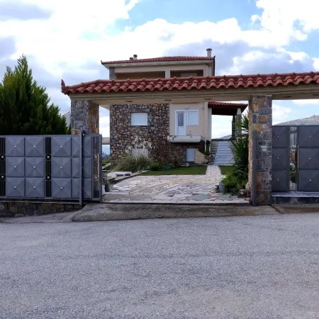 Dimitris Vaso’s Villa with Sea and Mountain View_