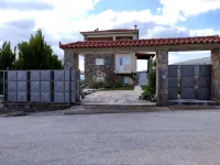 Dimitris Vaso’s Villa with Sea and Mountain View_ Hotels in 