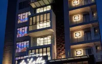 De Lobby Suite Hotel HANOMAN BIOSKOP DOME 3 DIMENSI附近的飯店
