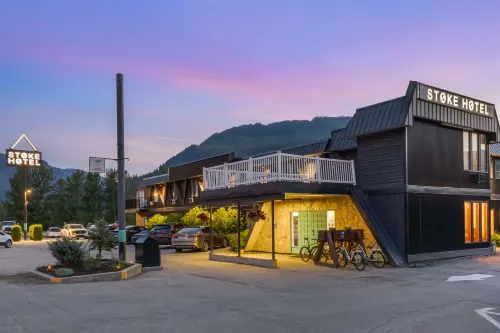 โรงแรมสโต๊ก SureStay Collection โดย Best Western