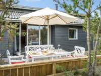 "Floria" - 1.4km from the Sea Hotels near Galleri Salshus