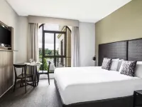 Mantra on Jolimont Hotels in East Melbourne