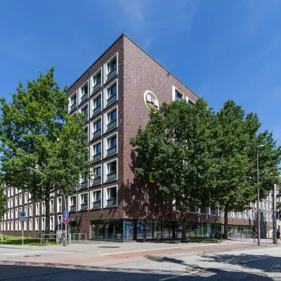 B&B HOTEL Hamburg City-Ost Отели рядом с достопримечательностью «Альстераркаден»