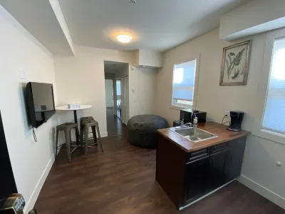Brand New 1 Br 1 Bath. Close to All. Walkable