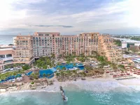 Grand Fiesta Americana Coral Beach - Water Park