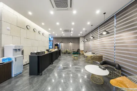 Osan Hotel D Benikea Отели рядом с достопримечательностью «giga»