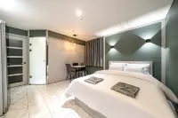 Juan E Hotel