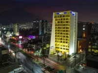 City Express Plus by Marriott Monterrey Galerias Hoteles cerca de Plaza Fomerrey 35