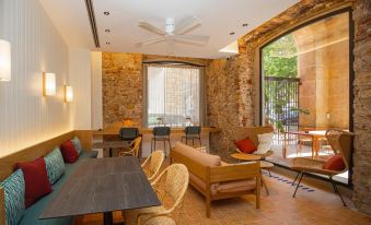 Port Plaza Apartments