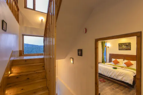 Zostel Homes Theog (Shimla) - พร้อมระเบียง