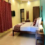 Shanu's Seaside Inn - A Family-Run Guesthouse Just 100 Metres from Candolim Beach