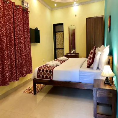 Shanu's Seaside Inn - A Family-Run Guesthouse Just 100 Metres from Candolim Beach