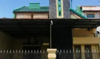 Griya Arjuna 2 - Full House 9 Pax Hotels in Wirobrajan
