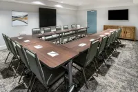 Staybridge Suites Denver-Cherry Creek فنادق في غليندال