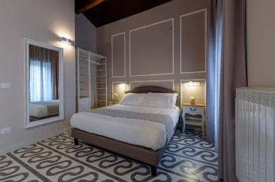 Marie Claire Apartments & Spa Hotel di 