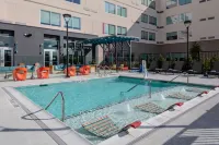 Aloft Dallas Arlington South - Pools