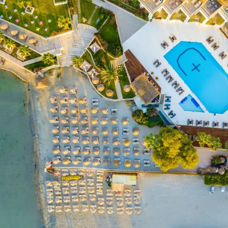 Design Plus Seya Beach Hotel