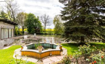 Lake View Apartment in Klein Pravtshagen Near Seabeach with Garden