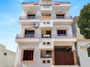OYO Hotel Divine Home