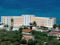 Messinian Bay Отели рядом с достопримечательностью «Army Museum»
