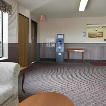 Super 8 by Wyndham Rochelle