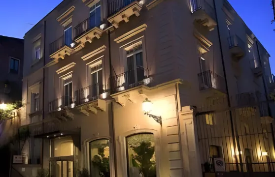 普林希皮卡塔尼亞二世酒店