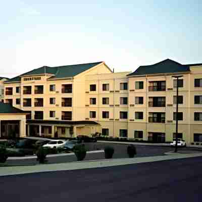 Courtyard Kansas City East/Blue Springs Hotel Exterior