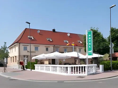 Hotel Zum Ochsen Hotels in Muggensturm