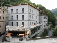 Hotel Sant Antoni Các khách sạn ở Queralbs