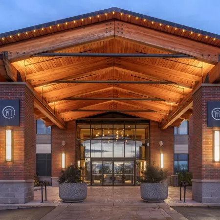 Best Western Premier Boulder Falls Inn