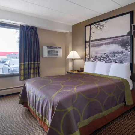 Super 8 by Wyndham Owatonna