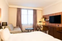 Crowne Plaza Paris Marne-la-Vallée by IHG - Kitchens