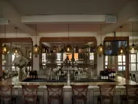 Delamar Southport - bar