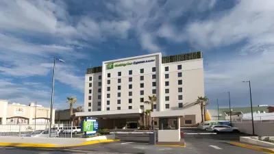 Holiday Inn Express & Suites Chihuahua Juventud Hotels in Chihuahua