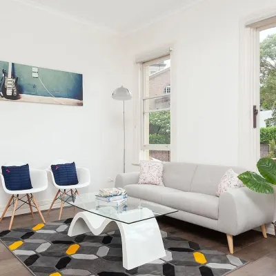 Stunning Sydney Home 5 Hotels near The Day Spa by Chuan