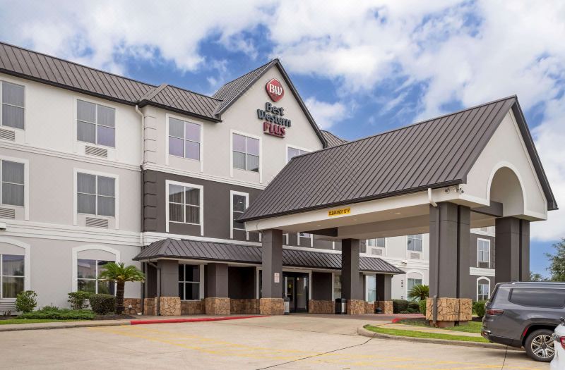 Best Western Plus Hobby Airport Inn Suites