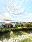 Thalassa Hotel Hoteles cerca de Steel-Design