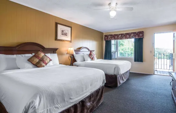 蒂爾頓伊克諾套房度假村