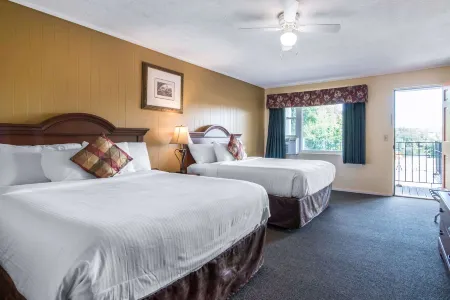 TiltonLodge Inn & Suites
